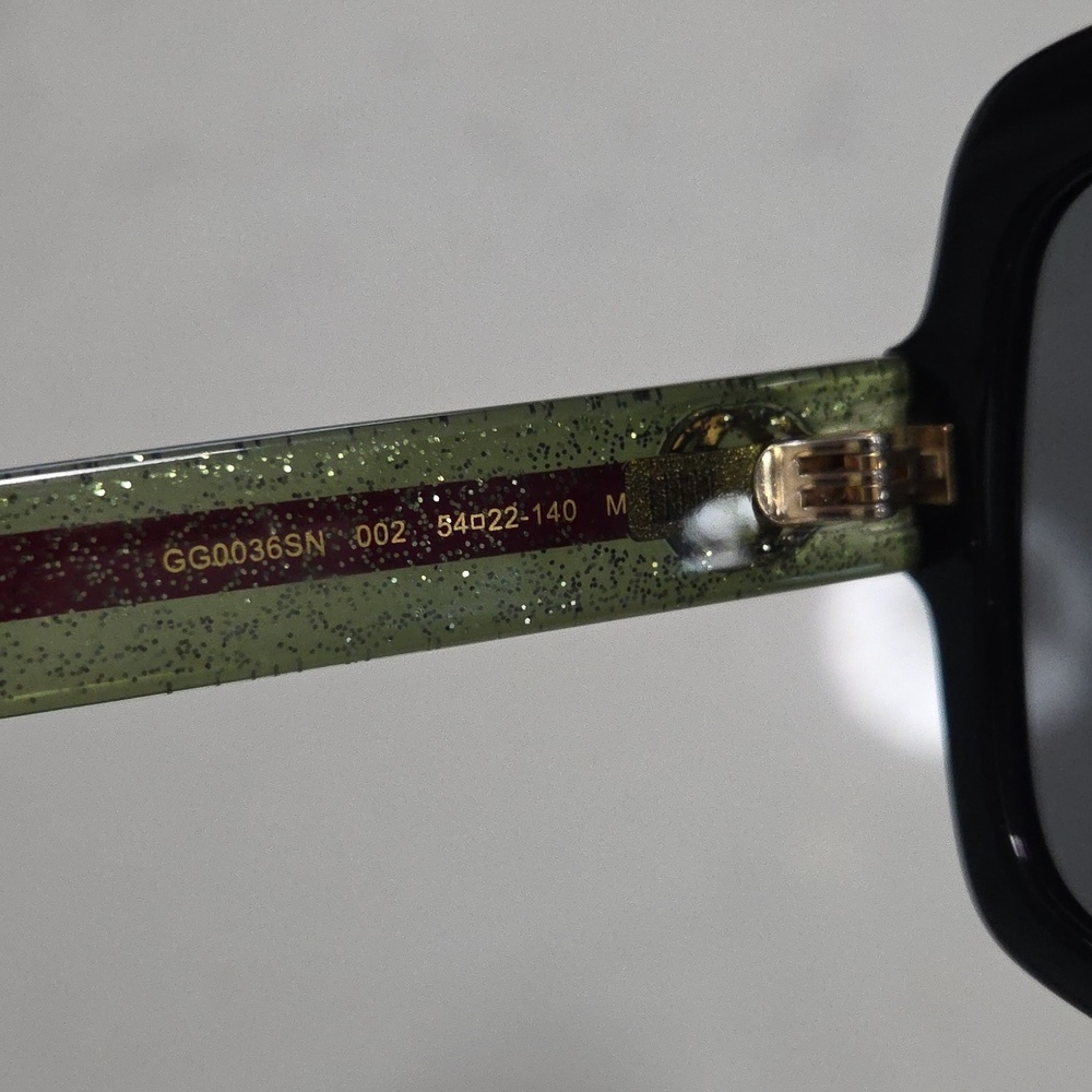 Gucci Women's Sunglasses with Black Frame and Red & Green Accents With Gold Logo - Picture 10 of 10